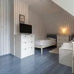 펜션 Haubarg Reetdachhaus Luettje Haubarg *