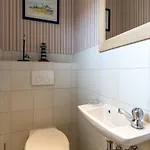 Haubarg Reetdachhaus Luettje Haubarg 펜션 *