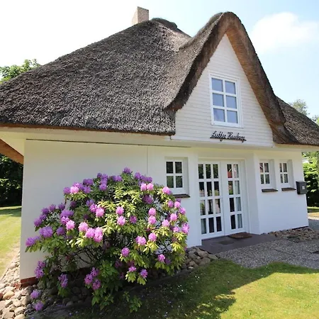 Haubarg Reetdachhaus Luettje Haubarg Böhl