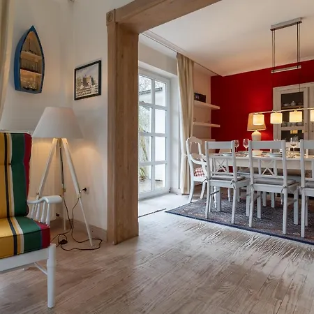 Haubarg Reetdachhaus Luettje Haubarg Semesterbostad