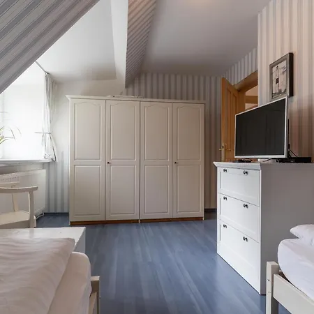Haubarg Reetdachhaus Luettje Haubarg *