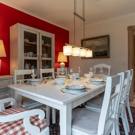 Haubarg Reetdachhaus Luettje Haubarg Böhl