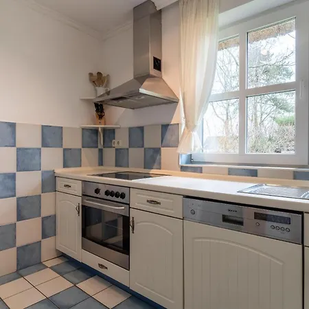 Haubarg Reetdachhaus Luettje Haubarg Hébergement de vacances *