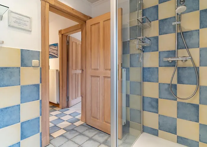 Haubarg Reetdachhaus Luettje Haubarg Böhl