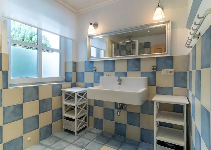 Haubarg Reetdachhaus Luettje Haubarg Semesterbostad *